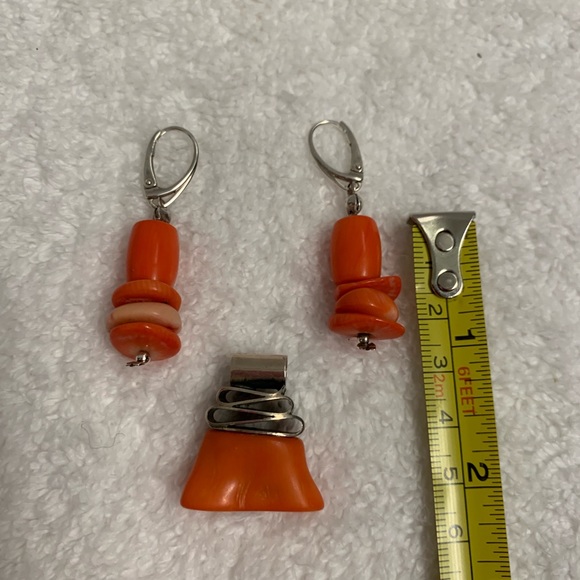 Coral Pendant and earrings - Picture 2 of 2
